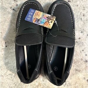 Kids StarMerx loafers size 4 NWT